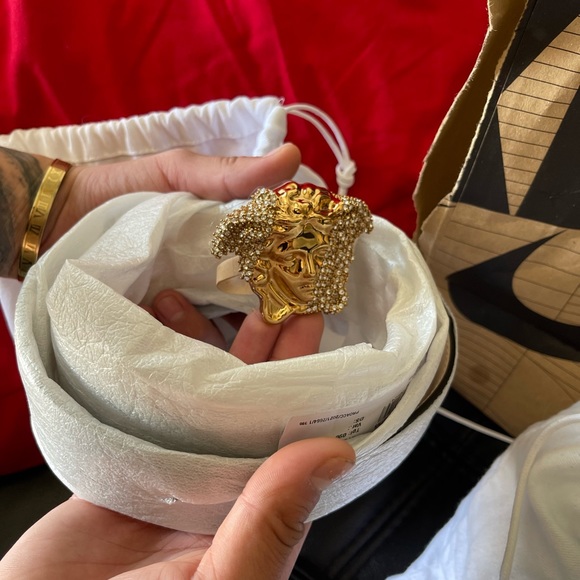 La medusa cristal belt Versace - Picture 3 of 7